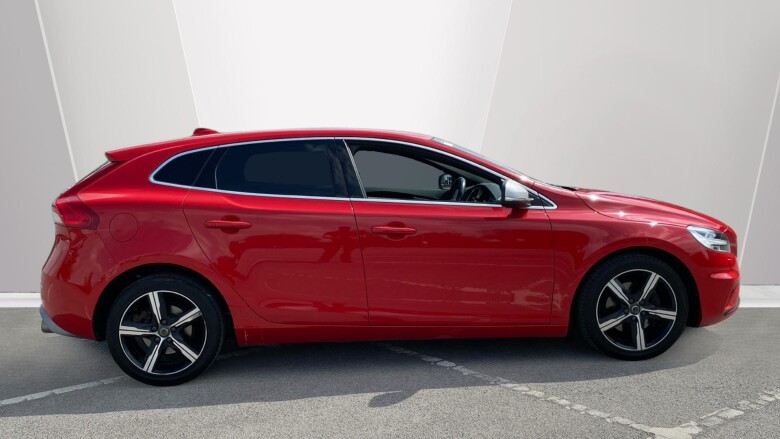 Volvo V40 T2 [122] R DESIGN Edition 5dr Petrol Hatchback